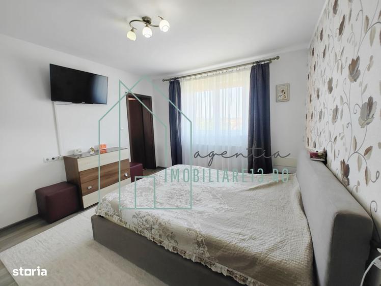 Apartament cu 3 camere decomandat în Petrești