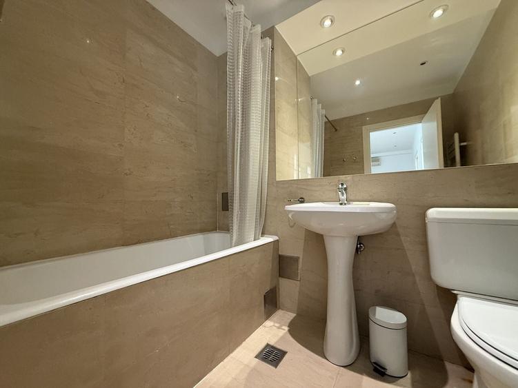 Apartament cu 3 camere decomandat, mobilat în Herăstrău