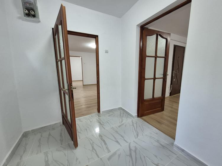 Casă cu 3 camere cu Canalizare în Mărgineni
