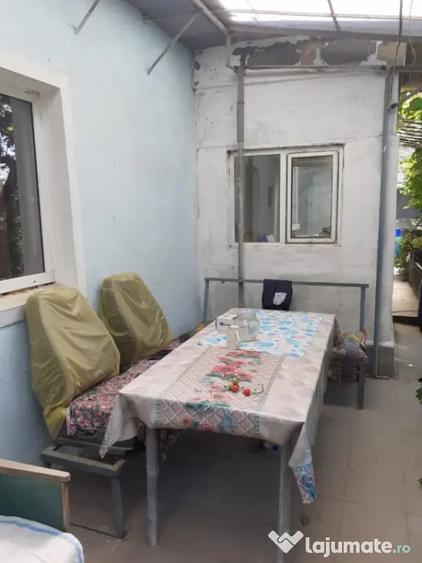 Casă cu 6 camere cu Teren 5165 Mp în Beștepe