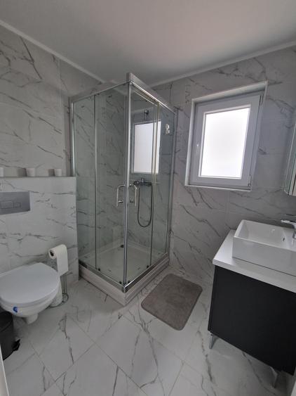Duplex cu 4 camere cu Piscina în Ștefăneștii de Jos