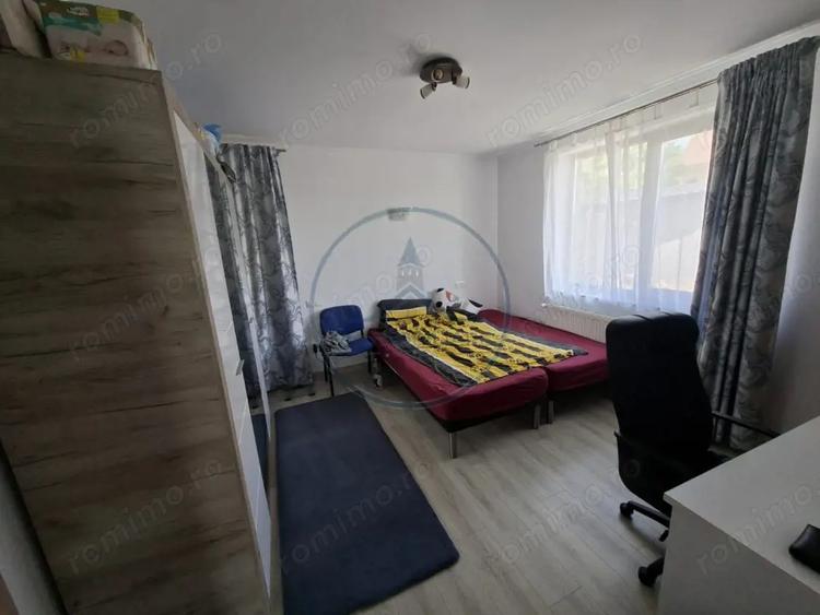 Casă cu 3 camere cu Canalizare în Central