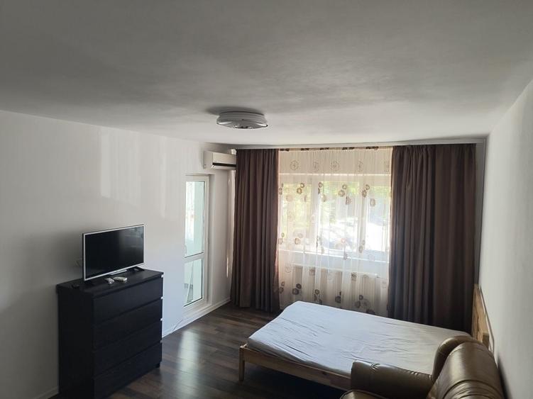 Apartament cu 2 camere decomandat în Runcu