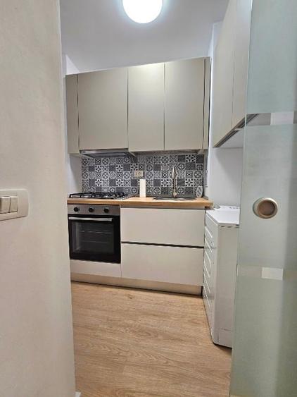 Apartament cu 2 camere decomandat, mobilat în Apărătorii Patriei