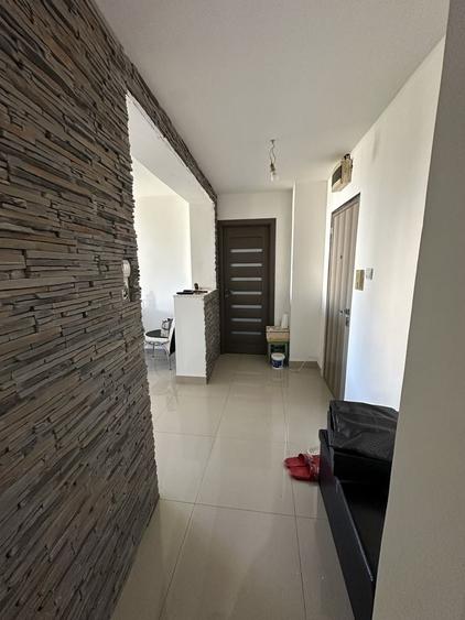 Apartament cu 2 camere decomandat în Uiești