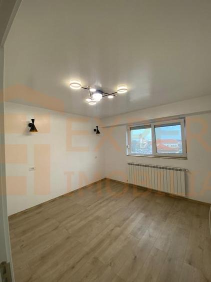 Apartament cu 2 camere decomandat în Casa de Cultură