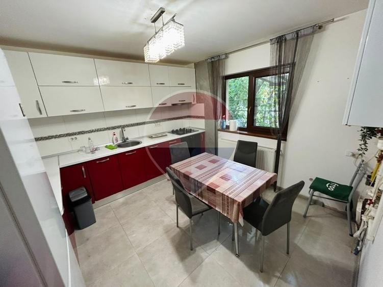 Casă individuală cu 5 camere cu Teren 390 Mp în Bariera Vâlcii