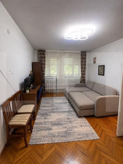 Apartament cu 2 camere semidecomandat, mobilat în Rovine