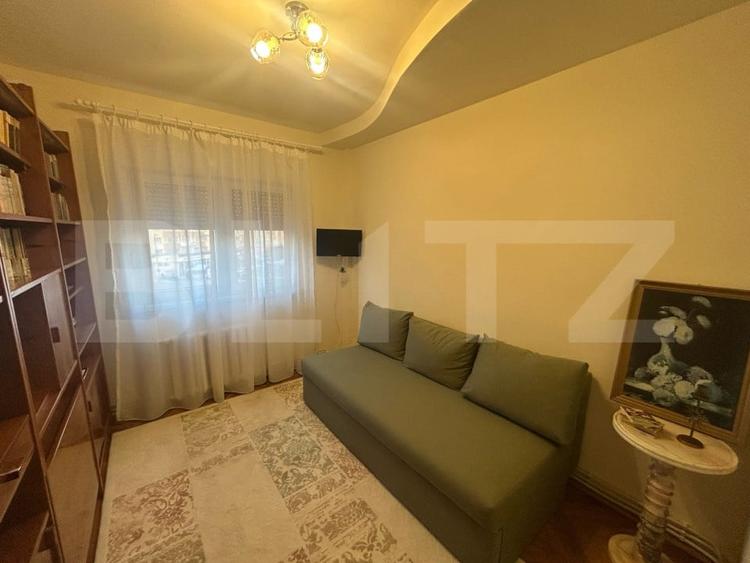 Apartament cu 3 camere decomandat, mobilat în Cetate