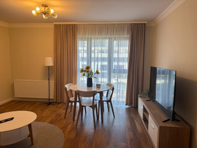 Apartament cu 2 camere semidecomandat, mobilat în Tractorul