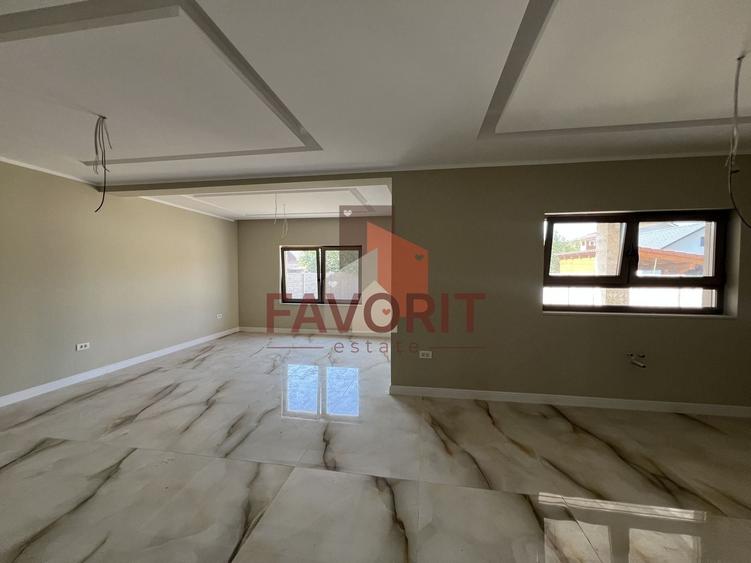 Casă individuală cu 5 camere cu Canalizare în Giroc