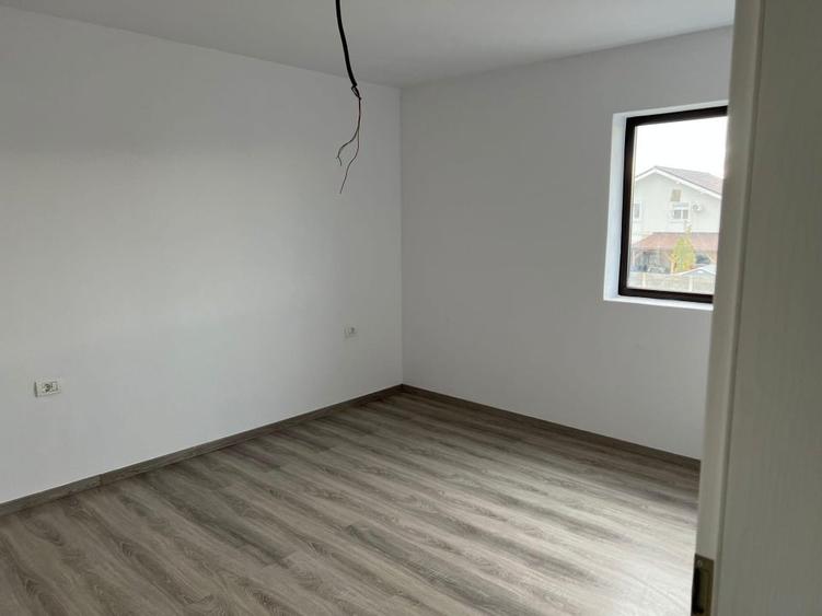 Duplex cu 3 camere cu Canalizare în Bucovăț (Dumbrava)
