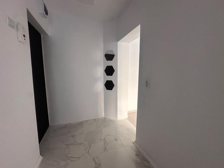 Apartament cu 2 camere semidecomandat în Cugir
