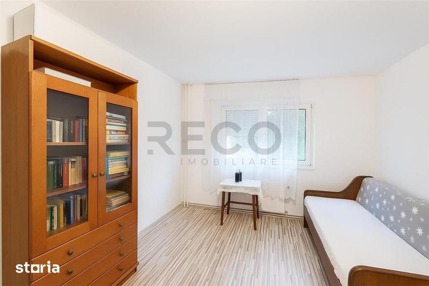 Apartament cu 4 camere decomandat în Nufărul