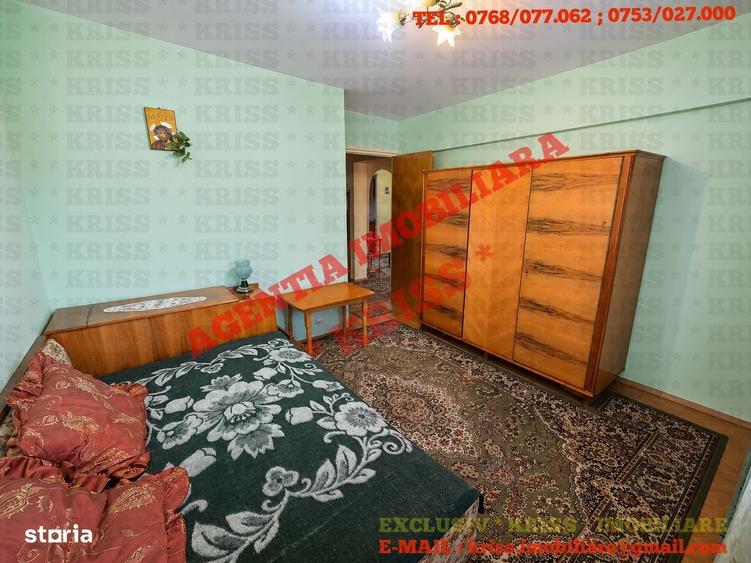 Apartament cu 3 camere decomandat în Bere