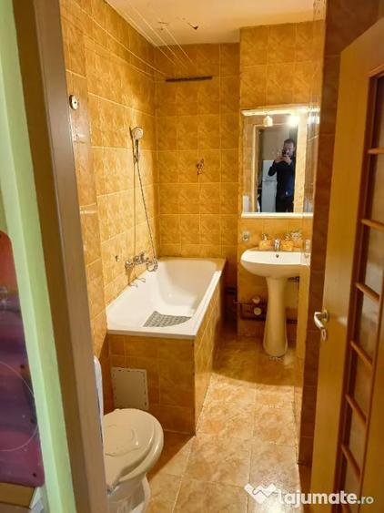 Apartament cu 2 camere semidecomandat în Intim