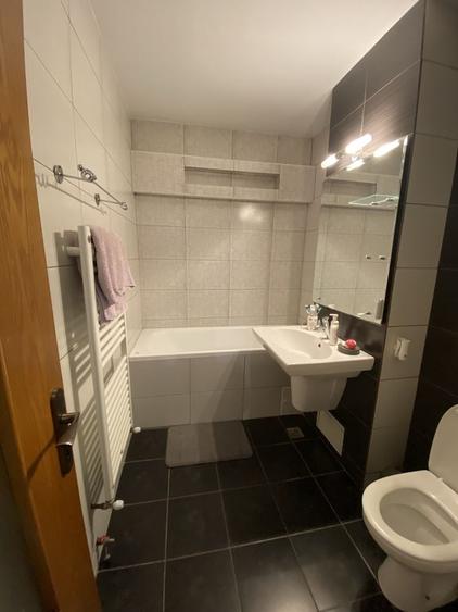 Apartament cu 3 camere decomandat în Casa de Cultură