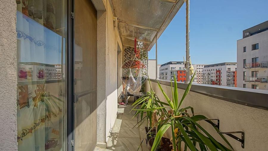 Apartament cu 3 camere decomandat în Tractorul