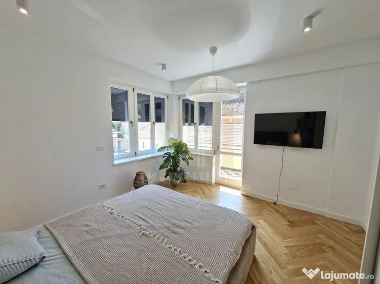 Apartament cu 3 camere semidecomandat în Schei