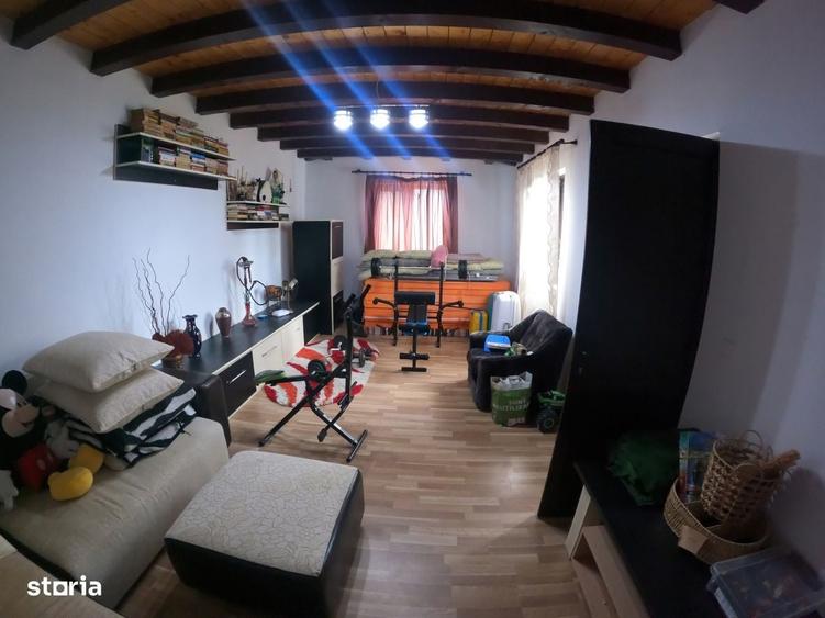 Casă cu 4 camere în Cetatea