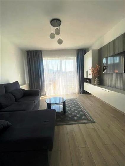 Apartament cu 2 camere decomandat, mobilat în Periferie