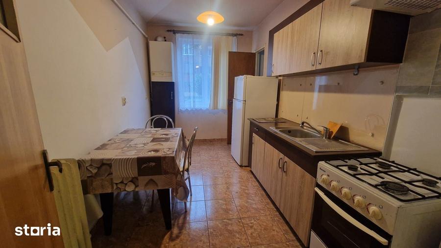 Apartament cu 2 camere decomandat în Cetate