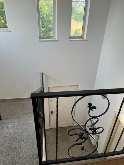 Casă individuală cu 6 camere cu Garaj în Băneasa