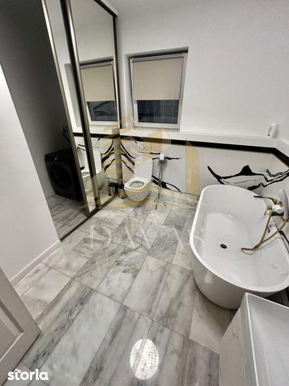 Casă cu 5 camere semidecomandat cu Garaj în Gruia