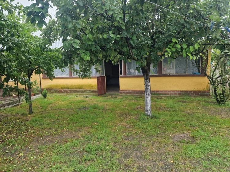 Casă individuală cu 3 camere cu Canalizare în Lunca Corbului