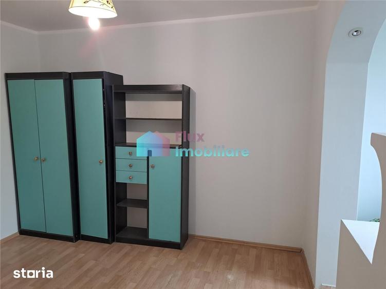 Apartament cu 3 camere semidecomandat în Burdujeni