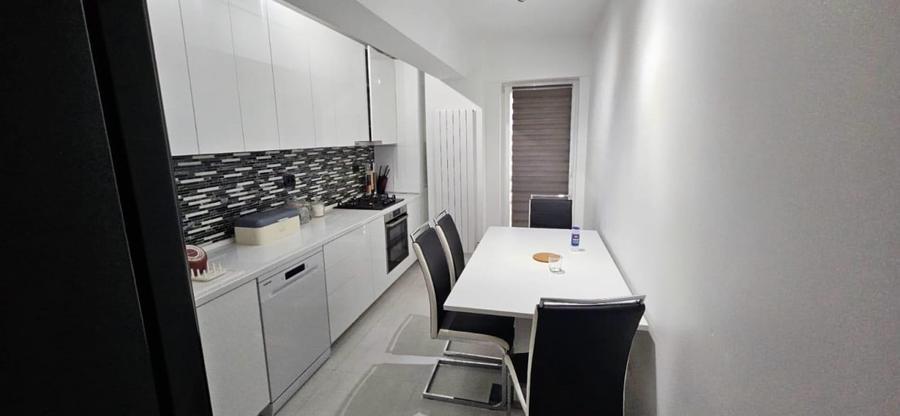 Apartament cu 2 camere decomandat, mobilat în Centură