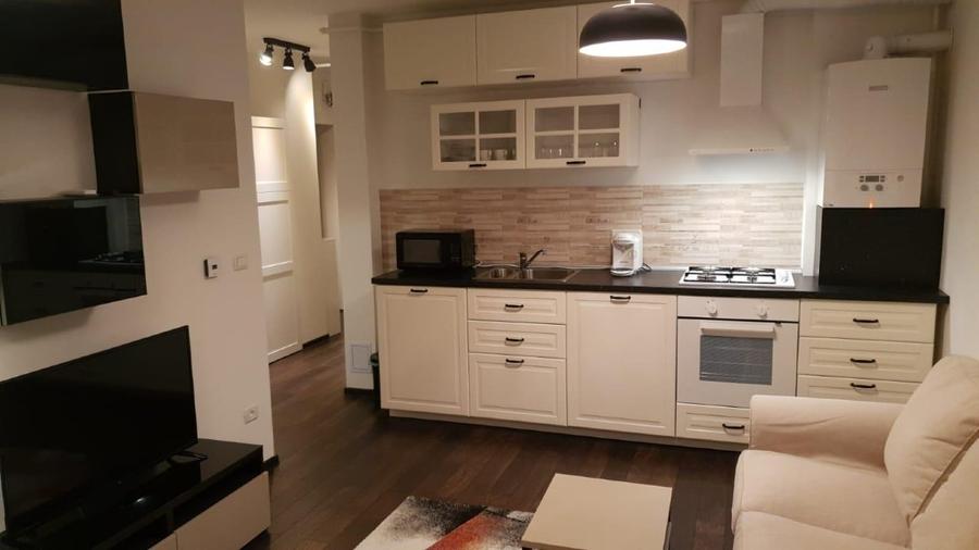 Apartament cu 2 camere decomandat, mobilat în Soarelui