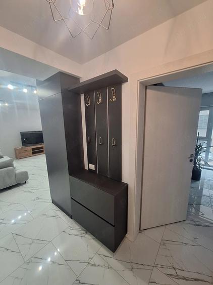 Apartament cu 2 camere decomandat, mobilat în Central