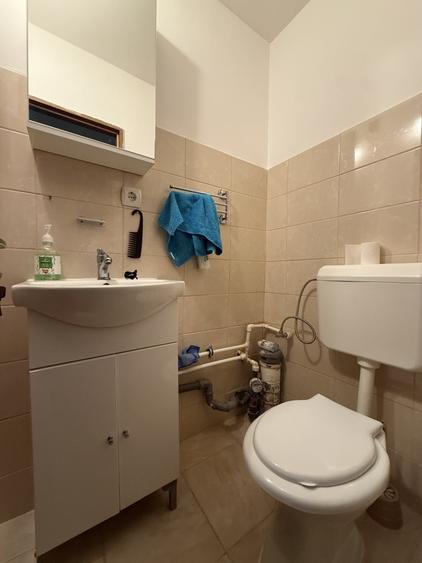 Apartament cu 3 camere decomandat, mobilat în Girocului