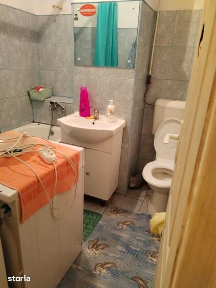 Apartament cu 4 camere decomandat în Apărătorii Patriei