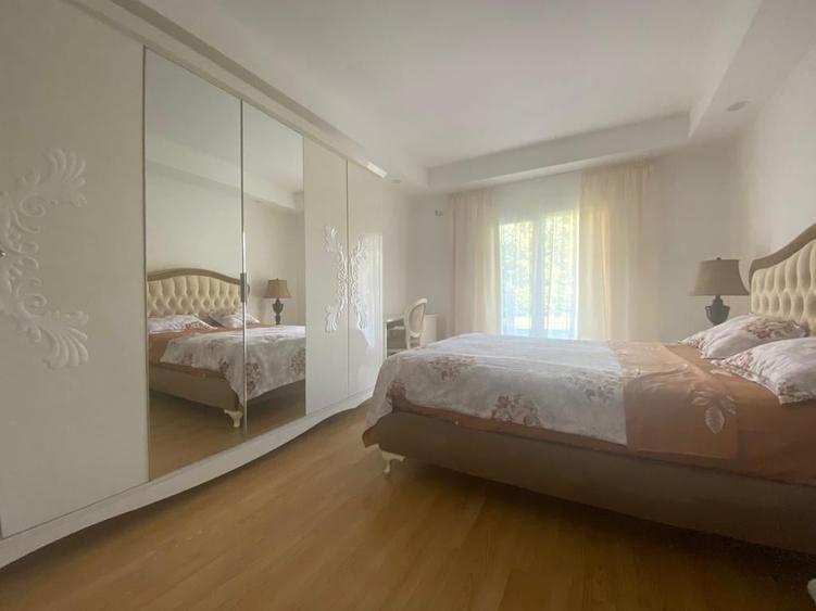 Apartament cu 3 camere semidecomandat în Ștefăneștii de Jos