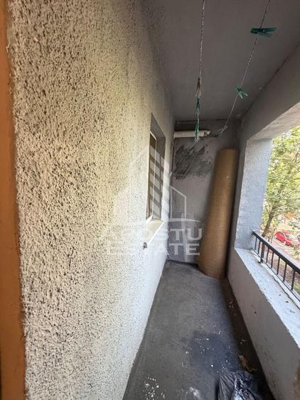 Apartament cu 2 camere semidecomandat, mobilat în Lipovei