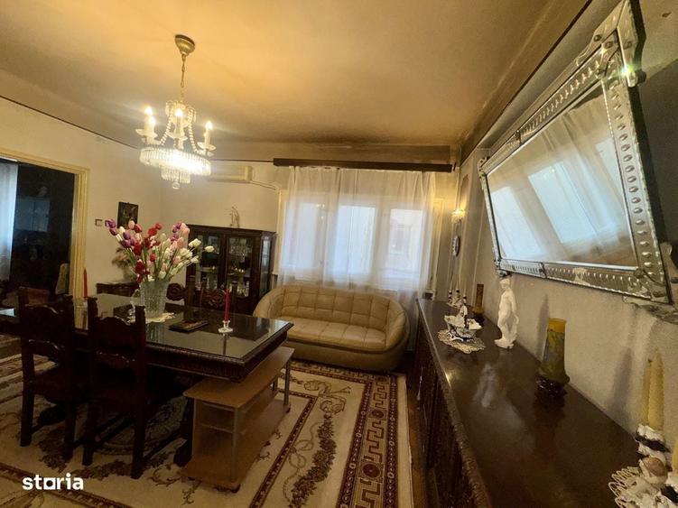 Apartament cu 4 camere, mobilat în Central — fotografia 3