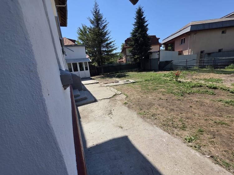 Casă cu 4 camere cu Teren 550 Mp în Central