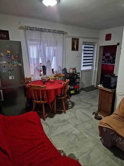 Casă cu 4 camere în Brebu