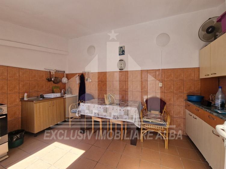 Casă individuală cu 3 camere cu Canalizare în Lipoveni