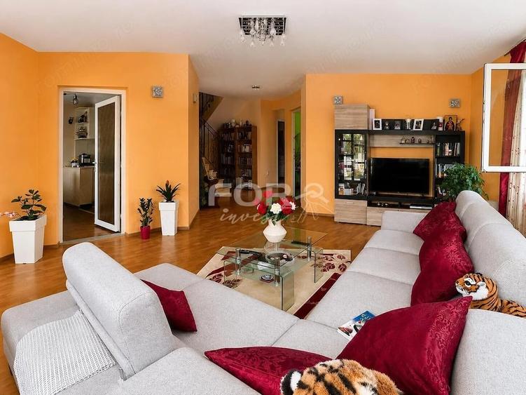 Casă cu 5 camere cu Teren 880 Mp în Oncea