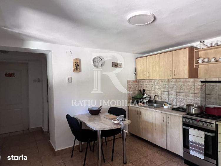 Casă cu 4 camere în Sântandrei