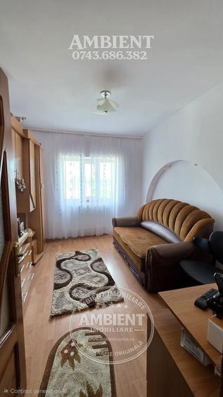 Apartament cu 5 camere decomandat, mobilat în Spital