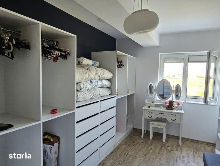 Casă cu 5 camere cu Teren 230 Mp în Balotești