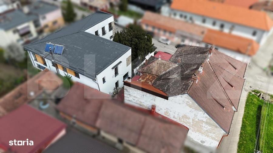 Casă cu 4 camere decomandat cu Teren 987 Mp în Central