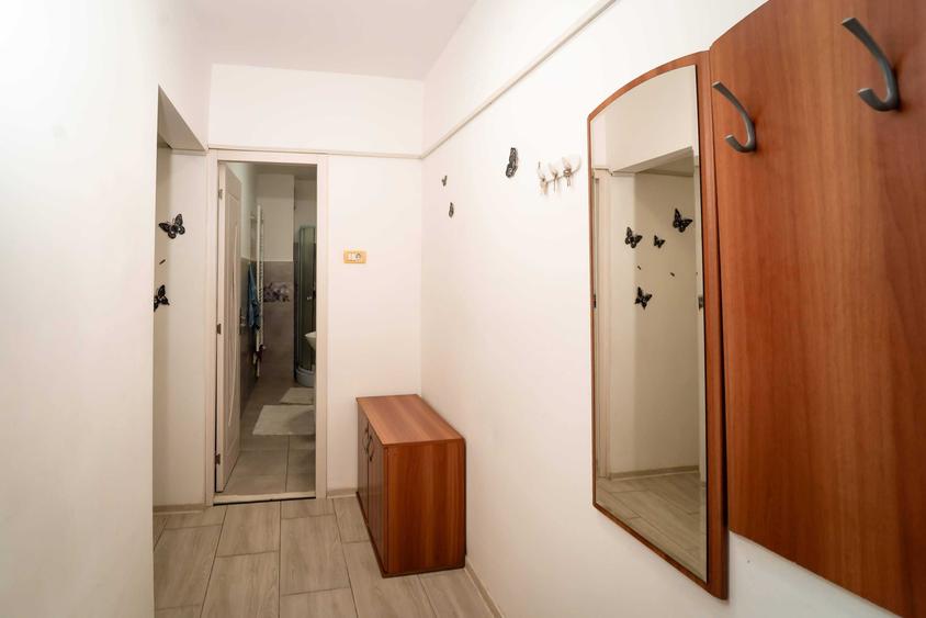 Garsonieră decomandată în Central