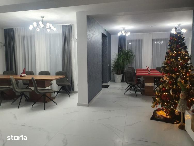 Casă cu 7 camere cu Teren 1500 Mp în Sânmartin