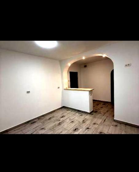 Apartament cu 3 camere decomandat în Tei
