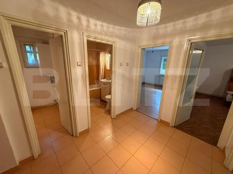 Apartament cu 2 camere decomandat în Calea București